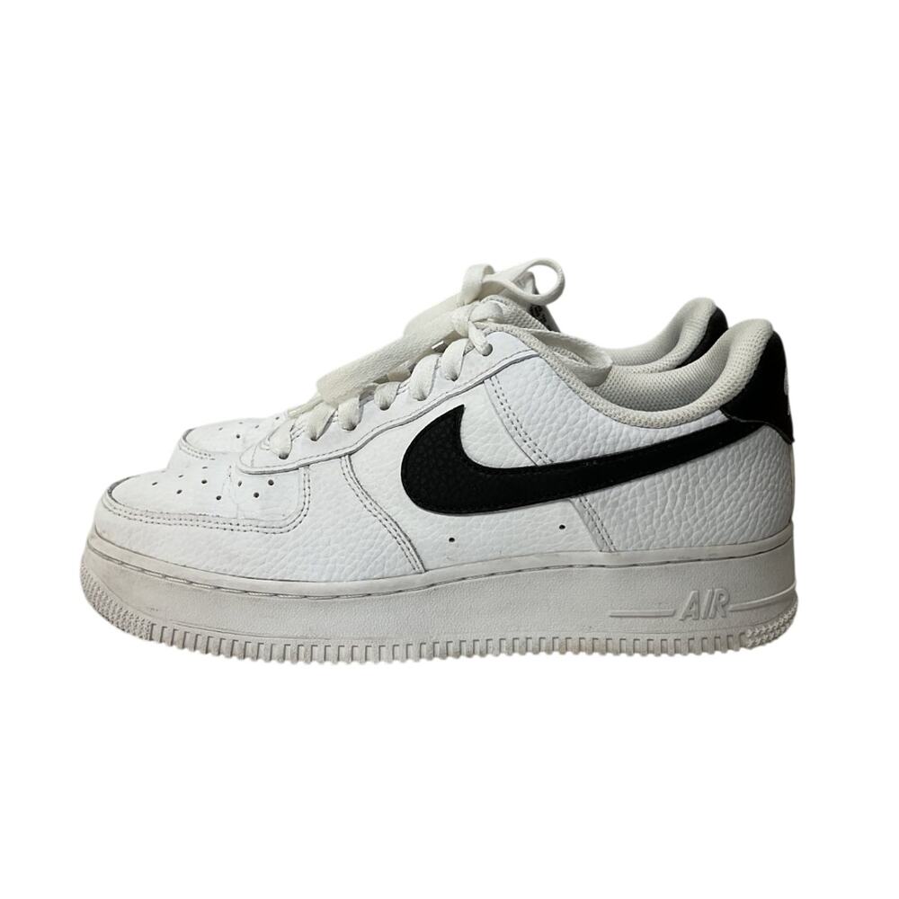 Nike Classic White Air Force 1 07 Sneakers Size 6 Men / 7.5 Women